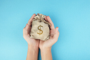 Artikuj - Si të ndihmoni një mik të financojë trajtimin e kancerit: 6 ide inkurajuese