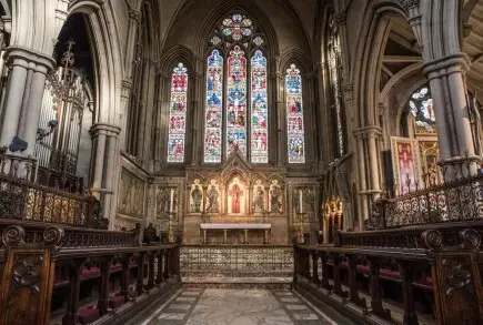 Artykuły - Zorganizowanie zbiórki pieniędzy na renowację ikonostasu i ikon w małych kościołach